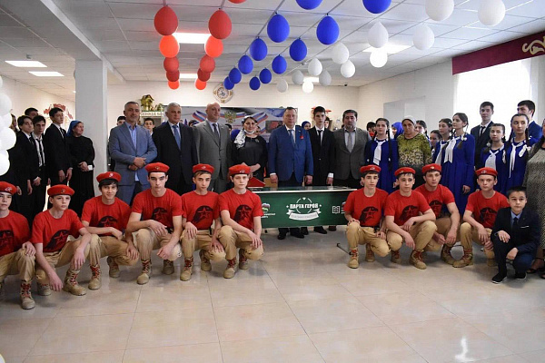 По инициативе «Единой России» в четырех школах Ингушетии открыли «Парты Героя» 